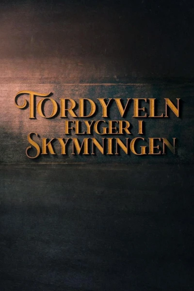 Tordyveln flyger i skymningen