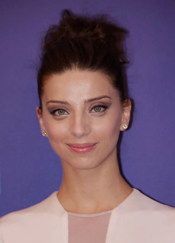 <strong>Angela Sarafyan</strong>. Billede af David Shankbone.